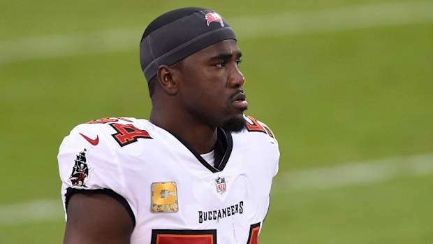 Closeup of Lavonte David on the sideline